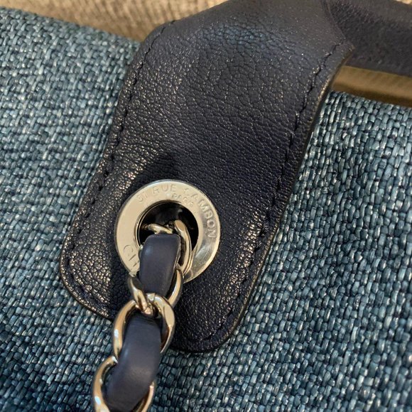 SOLD - 💙2018 LARGE DEAUVILLE TWEED RUNWAY TOTE BAG. - Picture 8 of 12